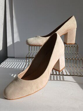 Gap Nude Beige Rose Dust Suede Block Heel Pumps Classic Round Toe As New Sz 8